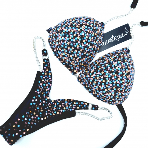 Black Caramel Stock-Sujetador C (Triangulo con copa), Braguita Xs-S  (U frontal, corte trasero estilo X-PRO).